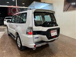 ميتسوبيشي باجيرو